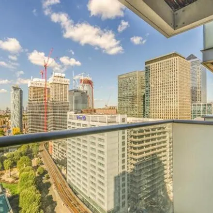 Buy this studio apartment on 1 Pan Peninsula Square in Canary Wharf, London