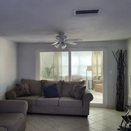 Image 2 - Holiday, FL - House for rent