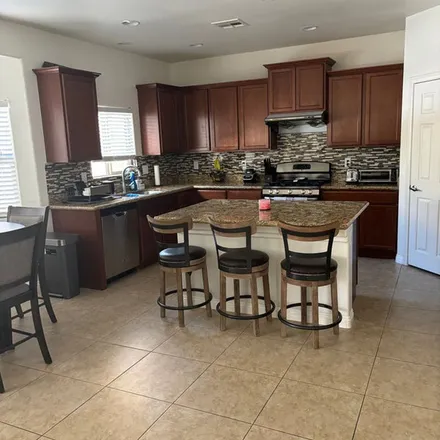 Image 3 - 8128 Minots Ledge Avenue, Spring Valley, NV 89147, USA - Apartment for rent