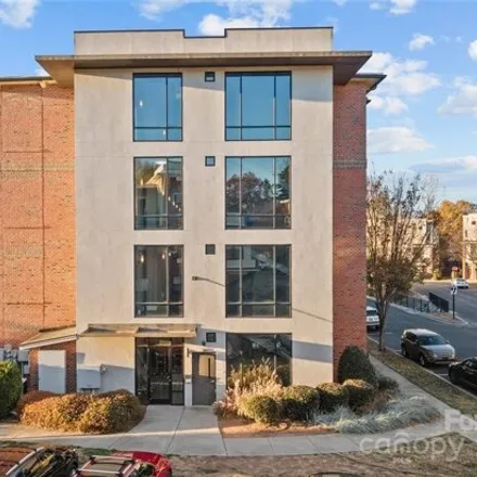 Buy this 3 bed condo on 2947 Textile Way in Charlotte, NC 28205
