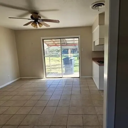 Image 3 - 7306 Gore Drive, Scenic Woods, Houston, TX 77016, USA - House for rent