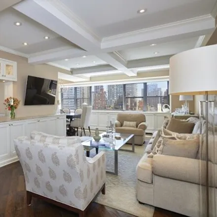Image 1 - 182 East 73rd Street, New York, NY 10021, USA - Apartment for sale