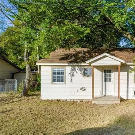 Buy this 3 bed house on 414 South Guthrie Avenue in Coweta, OK 74429