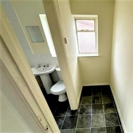 Image 5 - Middle Road, Lancing, BN15 9JD, United Kingdom - Apartment for sale