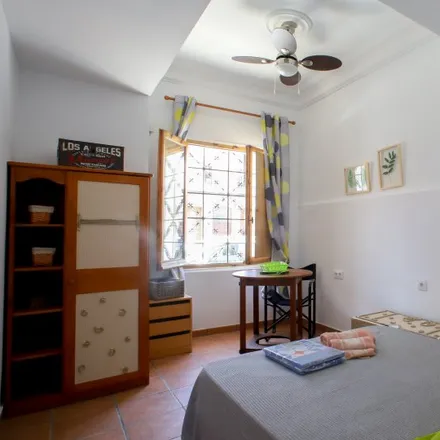 Rent this 4 bed room on Carrer del Progrés in 319, 46011 Valencia
