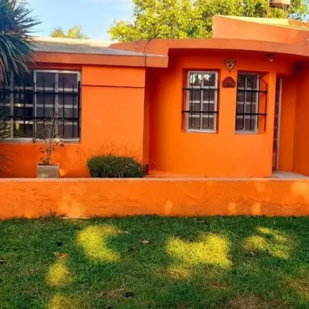 Buy this 2 bed house on Dante Alighieri 2557 in Departamento Rosario, Granadero Baigorria