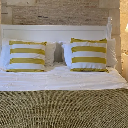 Rent this 3 bed house on Réaux-sur-Trèfle in Charente-Maritime, France