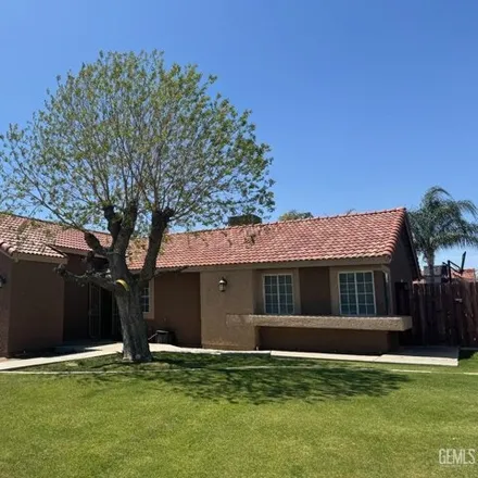 Buy this 3 bed house on 8793 Breckenridge Road in Kern County, CA 93306