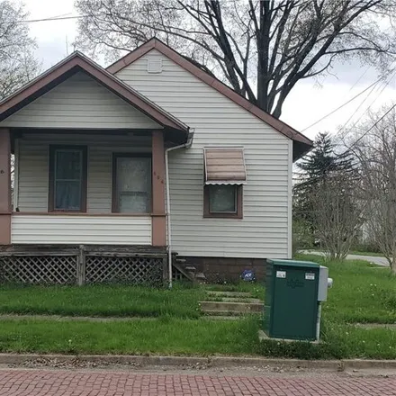 Buy this 3 bed house on 1586 Ward Street Northwest in Warren, OH 44485