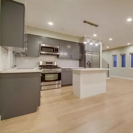 Image 3 - 6119 Fountain Avenue, Los Angeles, CA 90028, USA - Townhouse for rent