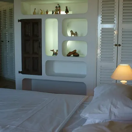 Rent this 6 bed house on 8500-056 Distrito de Évora