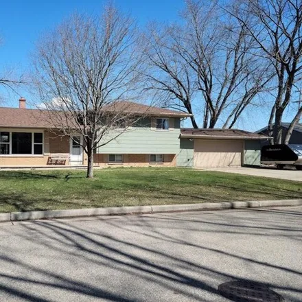 Buy this 4 bed house on 195 Plummer Court in Neenah, WI 54956