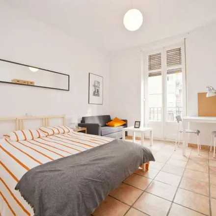 Rent this 5 bed apartment on Avinguda del Regne de València in 43, 46005 Valencia