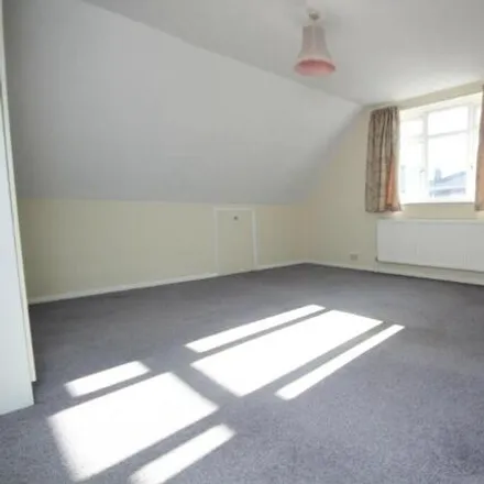 Image 6 - London Road, High Street, Warley, CM14 4AS, United Kingdom - House for rent