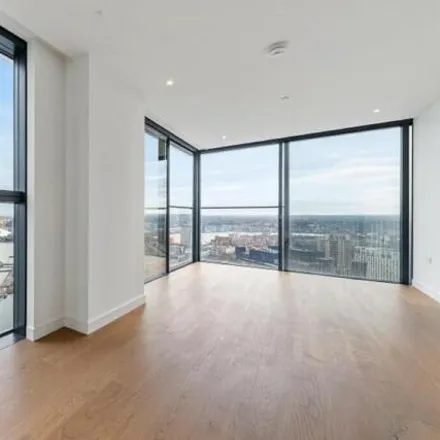 Image 3 - Hampton Tower, 75 Marsh Wall, Canary Wharf, London, E14 9SH, United Kingdom - Apartment for sale