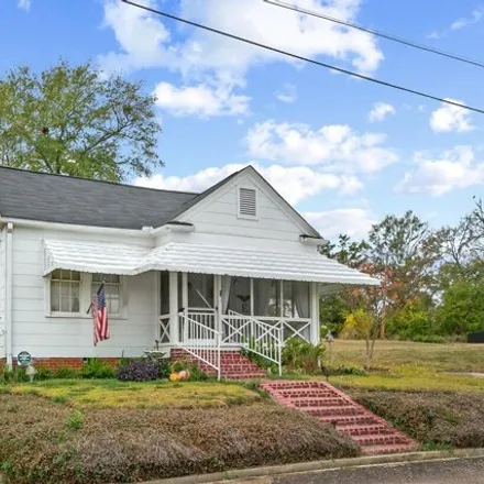 Buy this 2 bed house on 616 Rio Street in Jackson, MS 39202