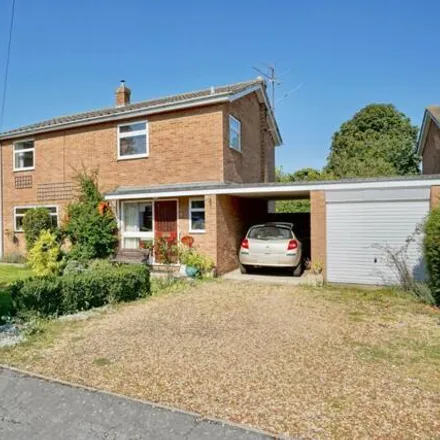 Buy this 4 bed house on Saint John the Baptist in Parsonage Street, Wistow