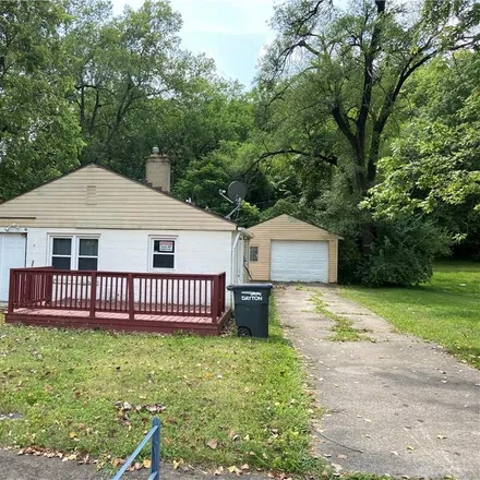 Buy this 2 bed house on 1009 Stolz Avenue in Dayton, OH 45417