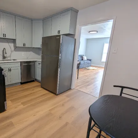 Rent this 2 bed condo on 1405 Curtis st