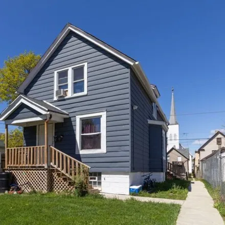 Buy this studio house on 1416 in 1416A West Orchard Street, Milwaukee