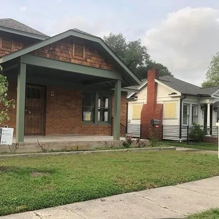 Buy this 3 bed house on 1001 Gardner Avenue in Houston, TX 77009