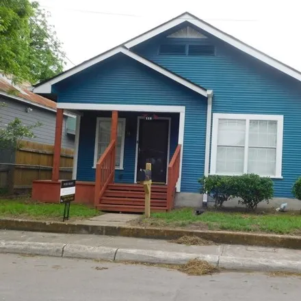 Rent this 3 bed house on 112 Oelkers Street in San Antonio, TX 78204