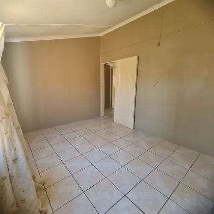 Image 2 - Regina Road, Raisethorpe, Pietermaritzburg, South Africa - Apartment for rent