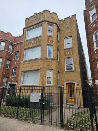 Rent this 3 bed apartment on 7719 South Essex Avenue in Chicago, IL 60617