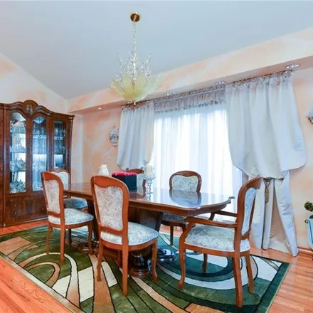 Image 4 - 2747 East 66th Street, New York, NY 11234, USA - House for sale