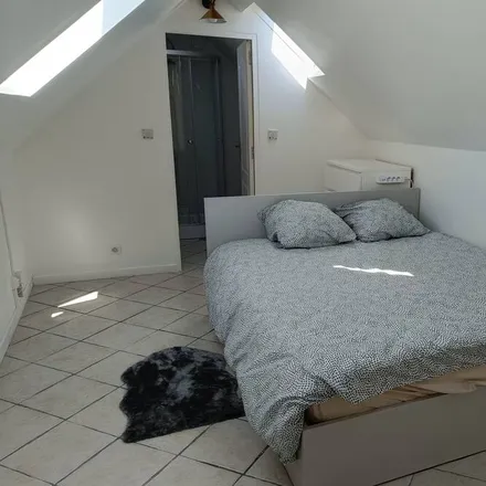 Rent this 3 bed house on 95320 Saint-Leu-la-Forêt
