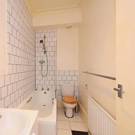 Image 3 - 93 Charlmont Road, London, SW17 9AE, United Kingdom - Apartment for rent