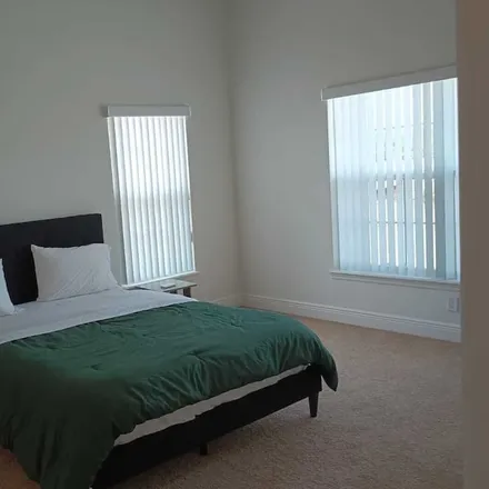 Rent this 2 bed condo on Tavares in FL, 32278