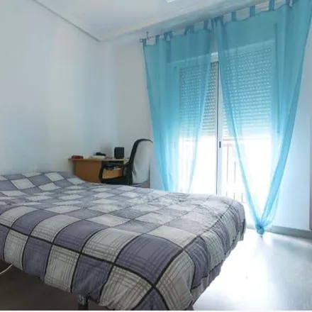 Rent this 4 bed room on Carrer de la Vila de Muro in 10, 46020 Valencia