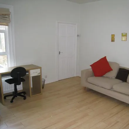 Rent this 2 bed apartment on Magic Nails in High Street, London