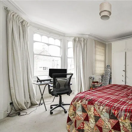 Image 7 - 26 Freshford Street, London, SW18 3TQ, United Kingdom - Townhouse for rent