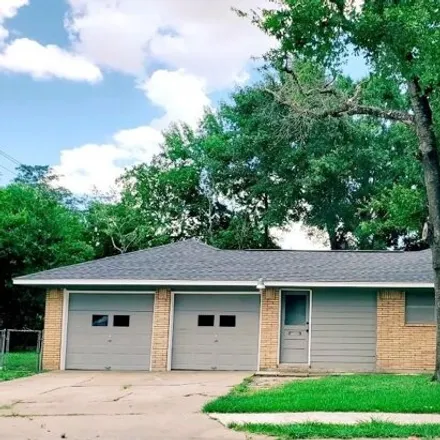 Buy this 3 bed house on 6634 Sharpview Dr in Houston, Texas