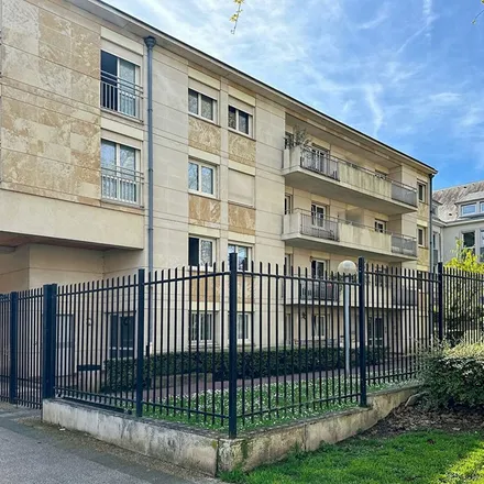 Image 3 - Place du Maréchal Leclerc, 78300 Poissy, France - Apartment for rent