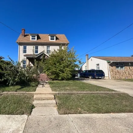 Buy this 5 bed duplex on 224 Greenwich Avenue in Paulsboro, Gloucester County