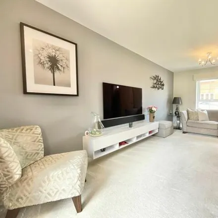 Image 2 - Blackthorn Close, Cheshire East, CW5 5WD, United Kingdom - House for sale
