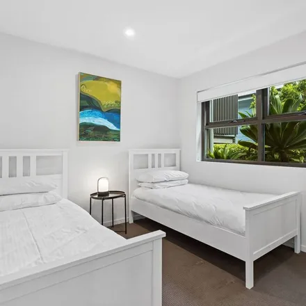 Rent this 3 bed apartment on Bulimba QLD 4171