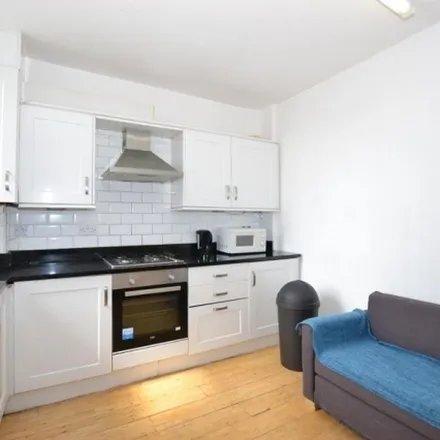 Rent this 3 bed apartment on Motown Desserts in 58 Fieldgate Street, St. George in the East