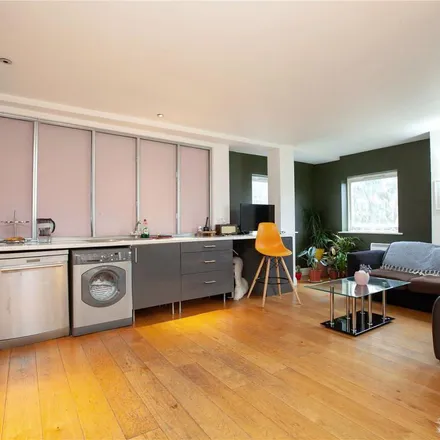 Rent this 3 bed apartment on Baltic Place in Regent's Canal towpath, London