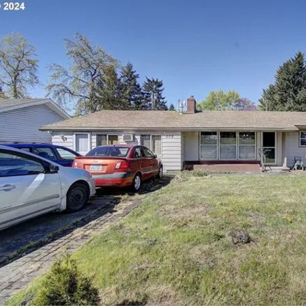 Buy this 3 bed house on 208 Southeast 105th Avenue in Vancouver, WA 98664