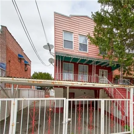 Buy this 6 bed house on 1051 East 214th Street in New York, NY 10469