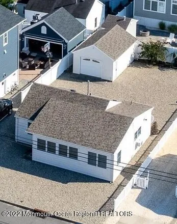 Buy this 3 bed house on 126 New Brunswick Avenue in Lavallette, Ocean County
