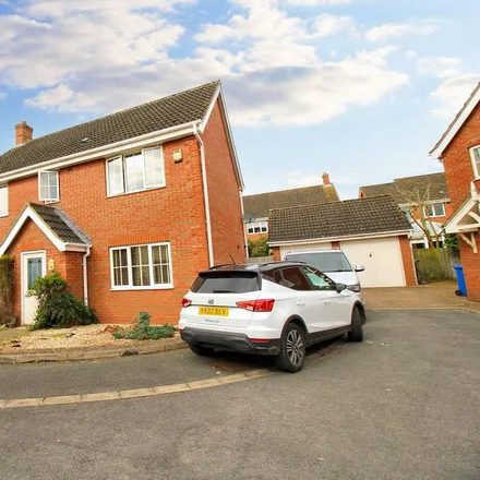 Rent this 6 bed house on 6 Speedwell Way in Norwich, NR5 9HP
