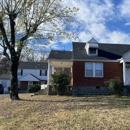 Buy this 3 bed house on 727 Union Street in Shelbyville, TN 37160
