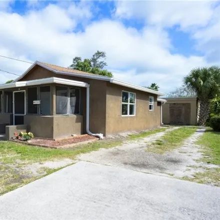 Image 2 - 905 Se Tarpon Ave, Stuart, Florida, 34994 - House for sale