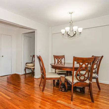 Image 6 - 33-06 92nd Street, New York, NY 11372, USA - Condo for sale