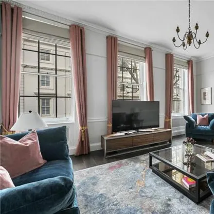 Rent this 5 bed townhouse on Museum Dental Suites in 70 Great Russell Street, London